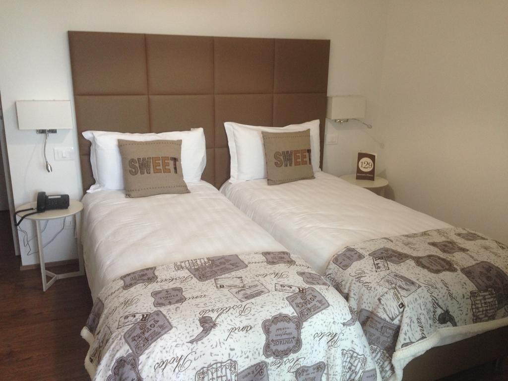 Hotel Piero Della Francesca Arezzo Zimmer foto